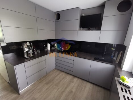 Prodej luxusního bytu 3+1 po kompletní nadstandartní rekonstrukci s garáží a balkónem
